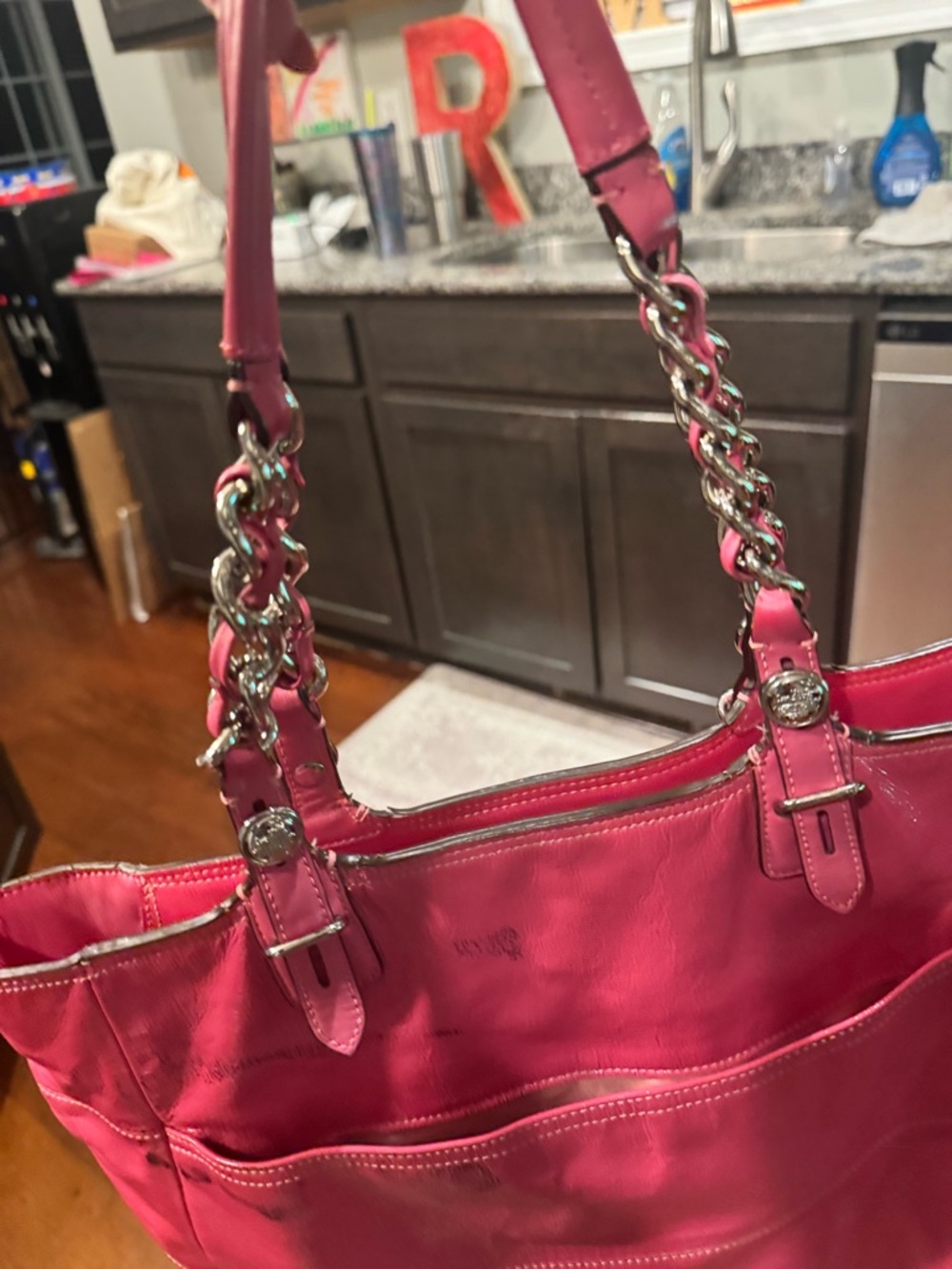 Bold, eye-catching Coach hot pink leather tote with silver-tone chain detail 💗✨ - Picture 10 of 16